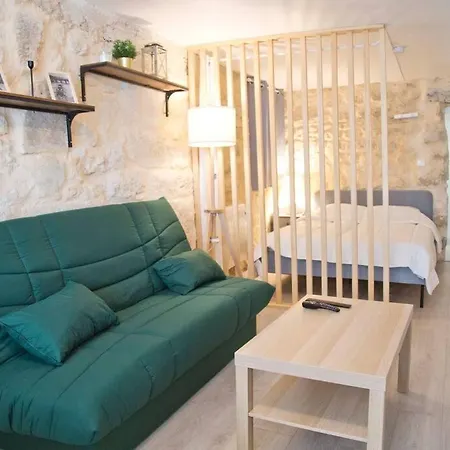 In The 5th Apartamento Paris