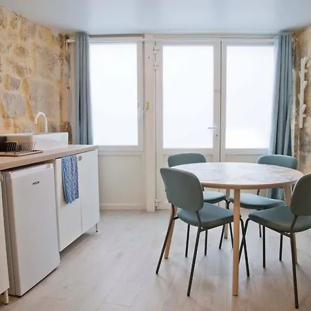 Isaure - Stylish Sorbonne District