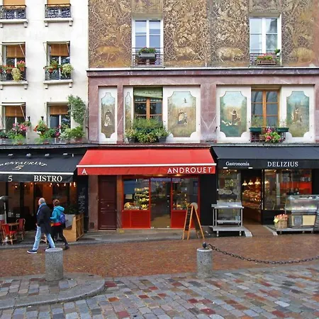 Apartment In The 5th Paris